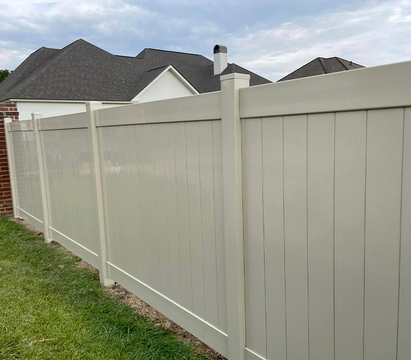 Acadiana residential and commercial vinyl fence company