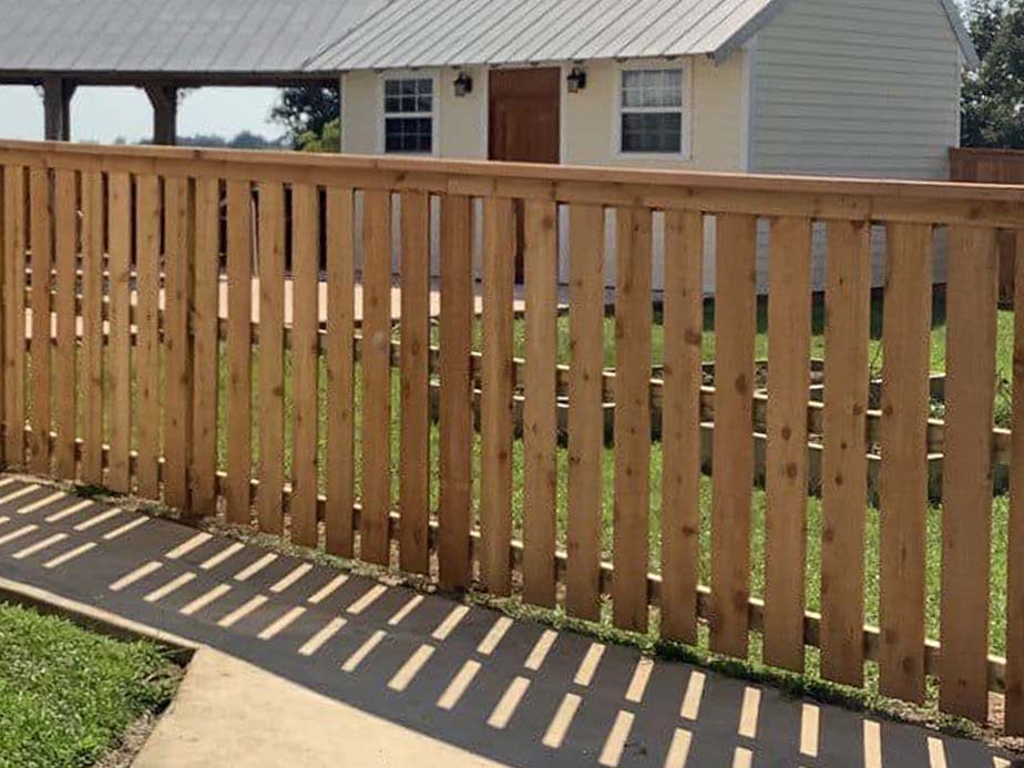 Wood fence styles that are popular in Moss Bluff LA